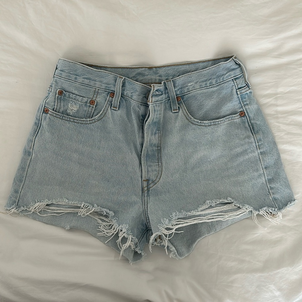 501 Levi’s cut off shorts